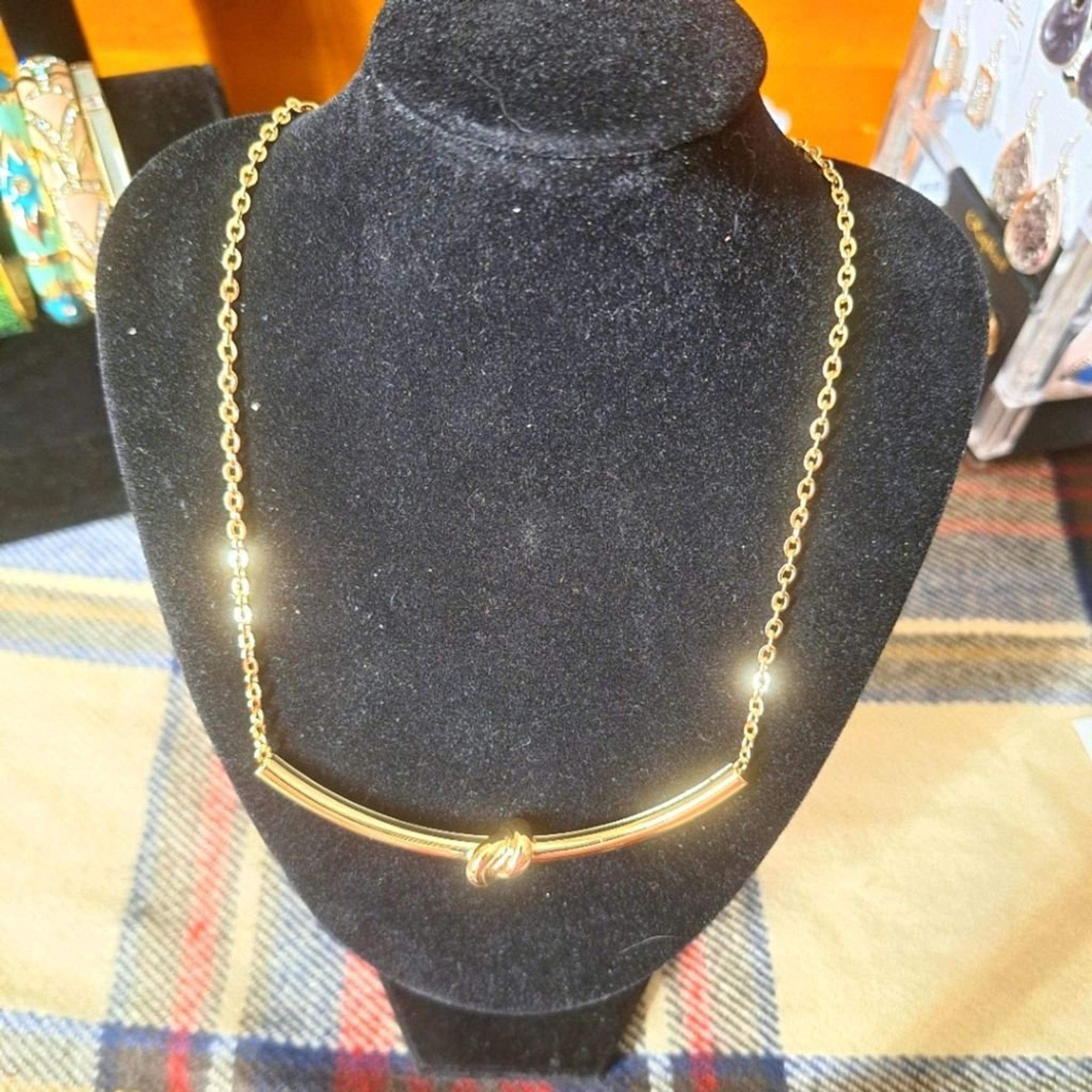 THE LIMITED GOLDEN KNOT NECKLACE