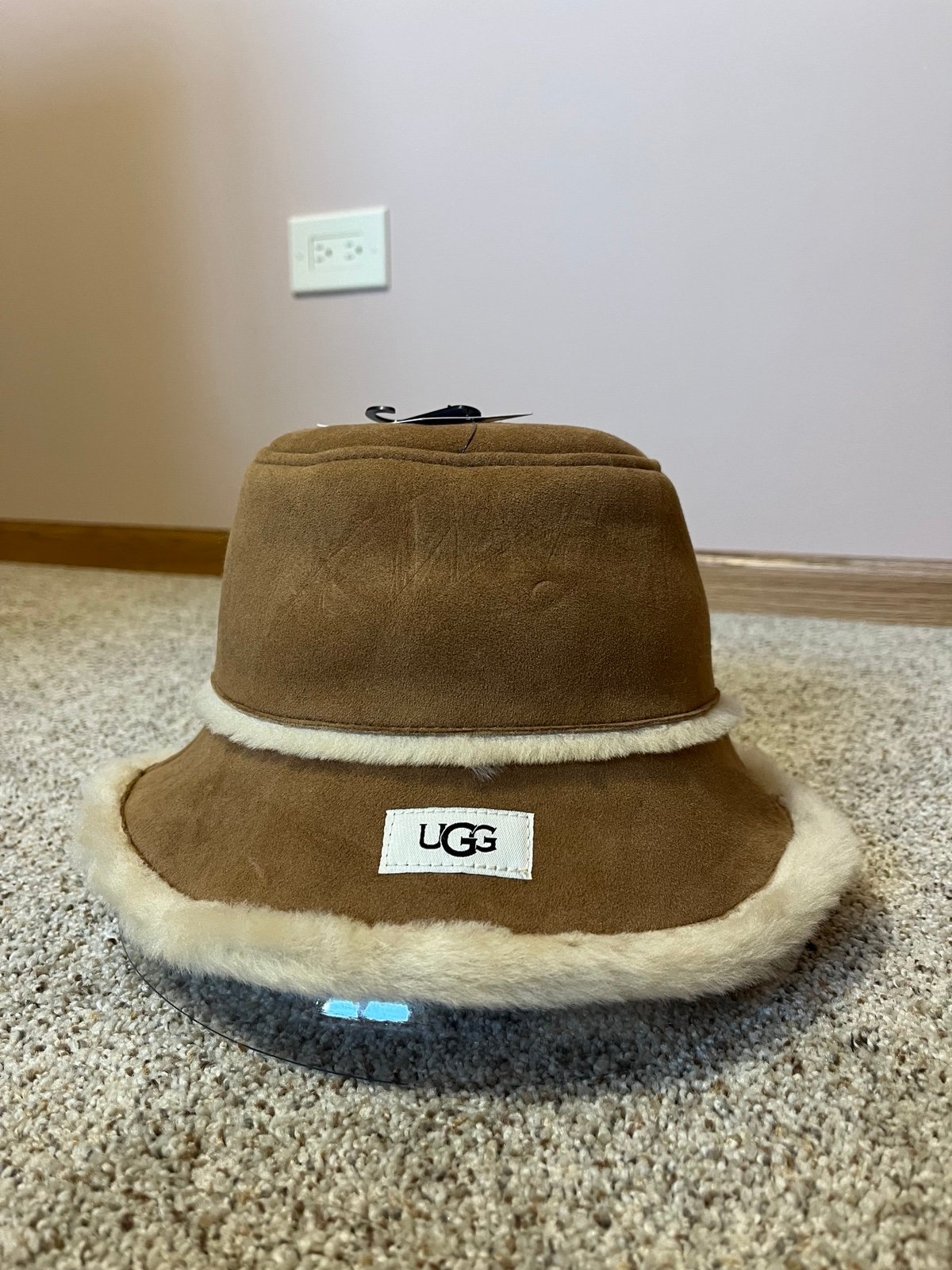 NEW UGG Women’s Sheepskin Bucket Hat