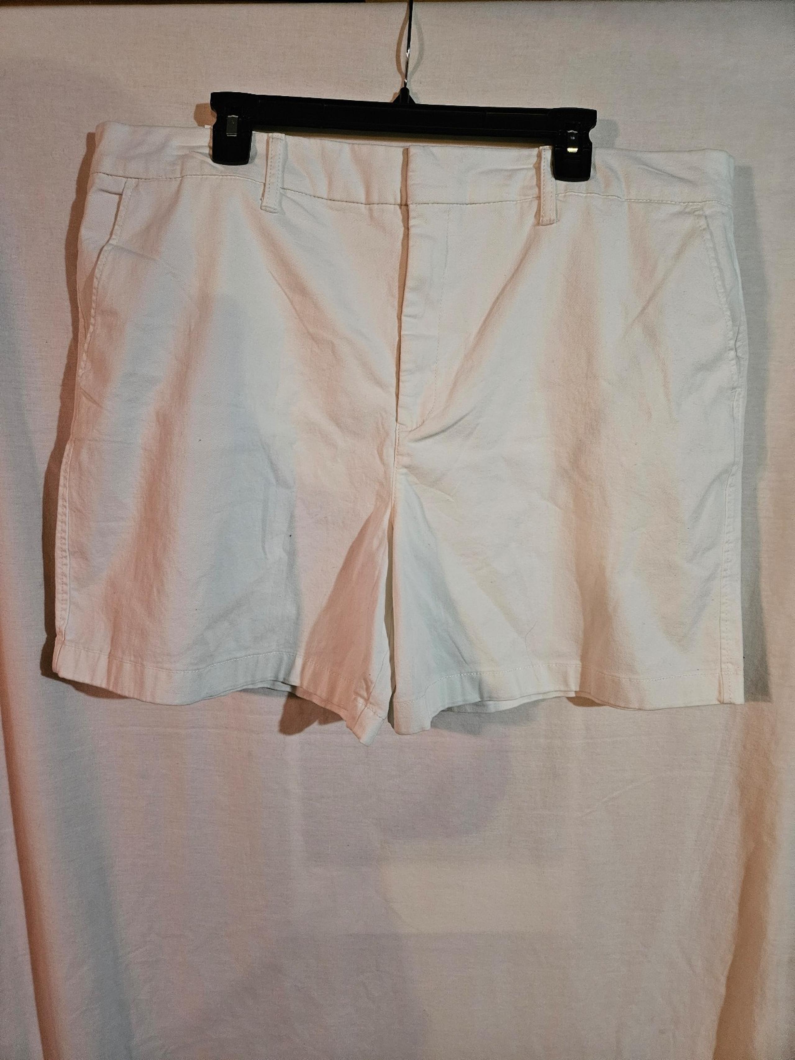 Anne Klein Jeans Women's Chino Shorts In White Size 22