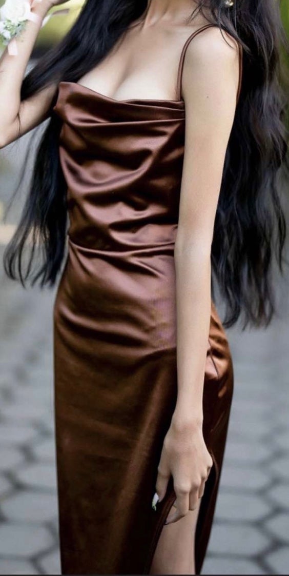 Brown maxi dress with slitw