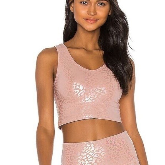 NWT Beyond Yoga Back Flip Cropped Tank size M in Tinted Rose Leopard