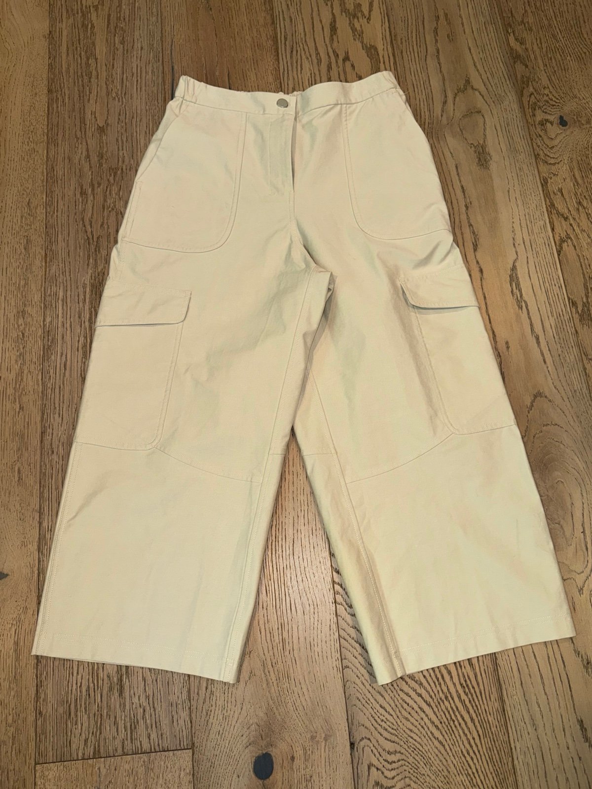 lululemon Light utilitech cargo Pocket HR crop pants Women’s Size 28 Beige