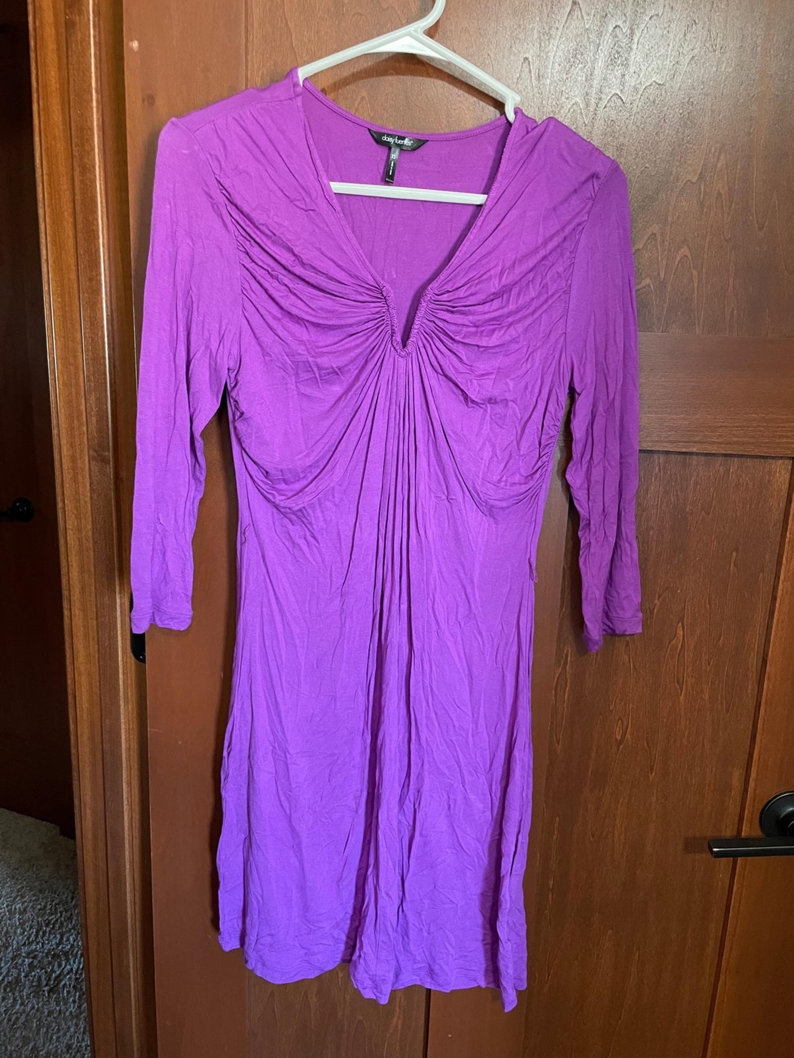 women’s Daisy Fuentes purple dress size xs (fits up to a medium )