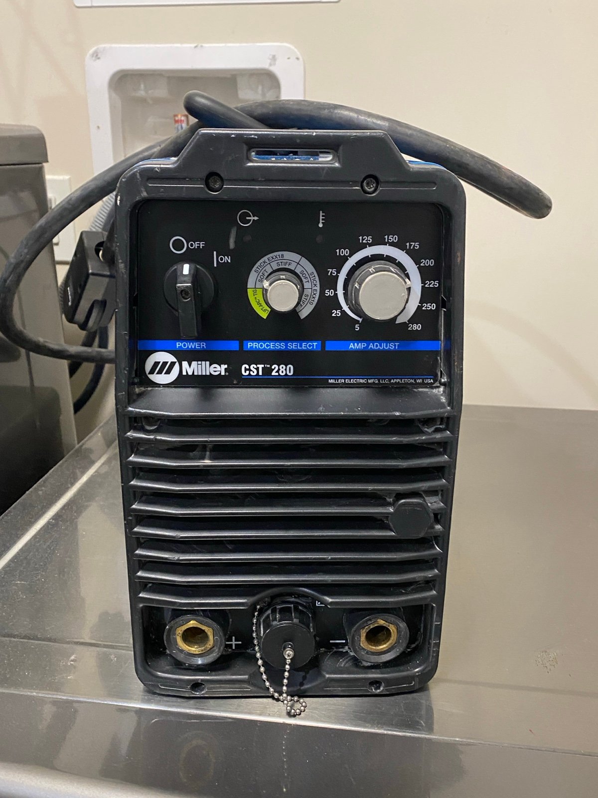 Miller CST 280 - detail