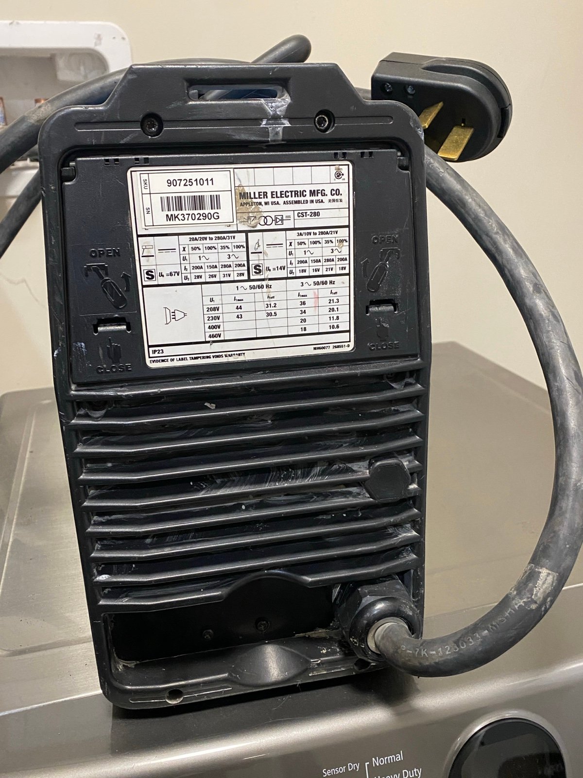 Miller CST 280 - detail