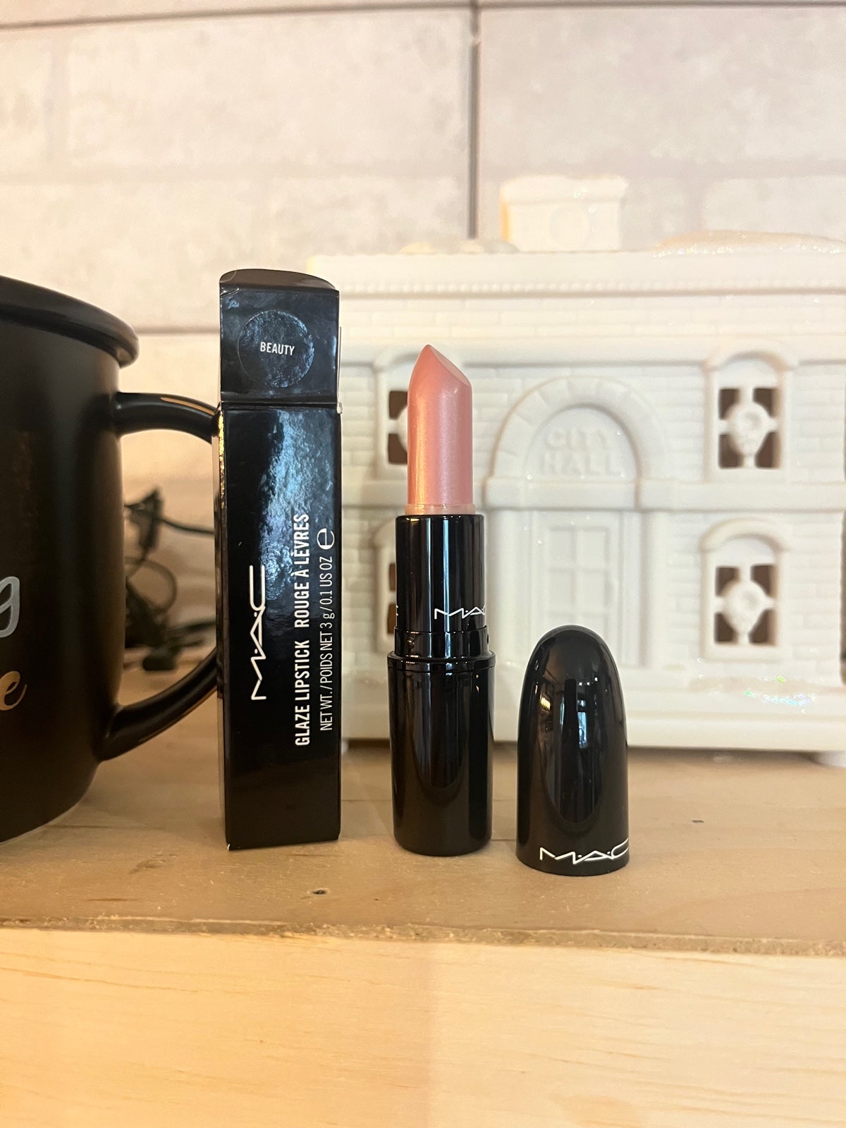 MAC COSMETICS “BEAUTY” LIPSTICK-BNIB/LE