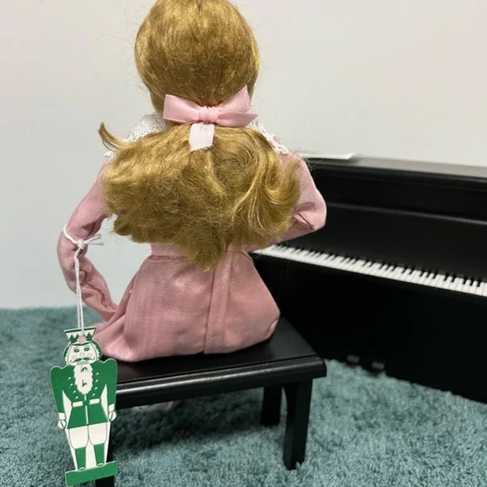 Byers Choice 1995 Nutcracker Series Louise with Piano Retired First Edition
