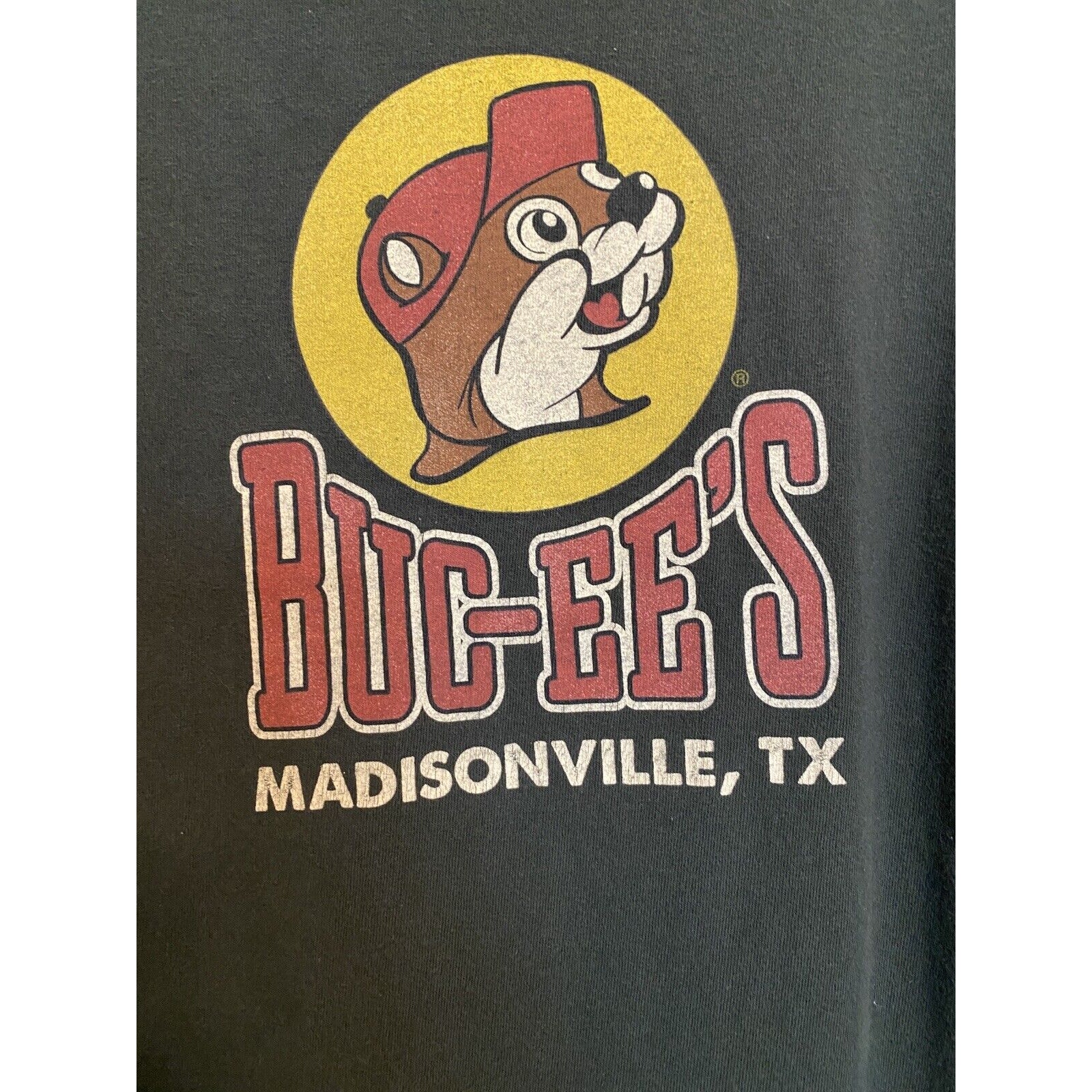 Bucee's T Tee Shirt Green Gildan Large L Buc-ee’s Graphic Country Store Gas