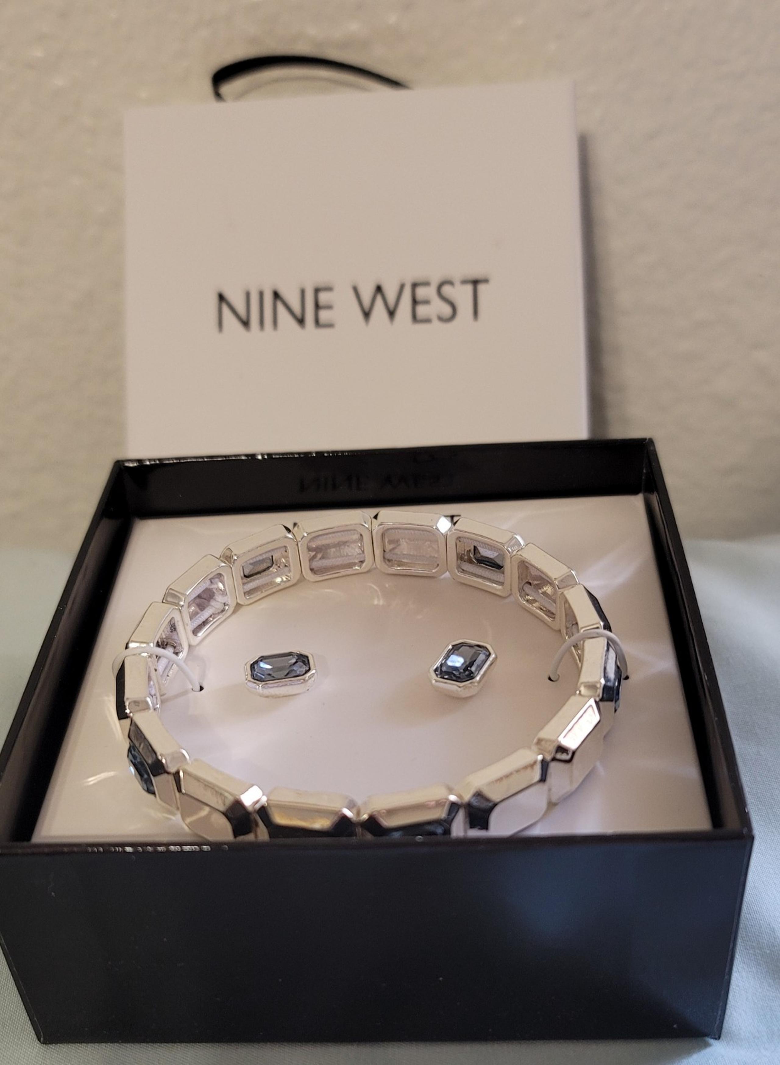 Nine West Bracelet & Earrings Set Boxed... MSRP $26  C
