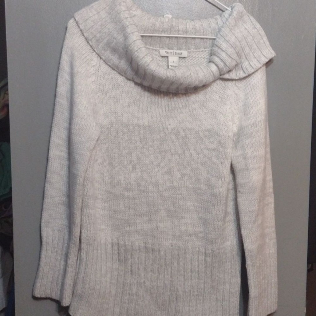 White House Black Market Grey and White Gradient Chunky Knit Sweater size large