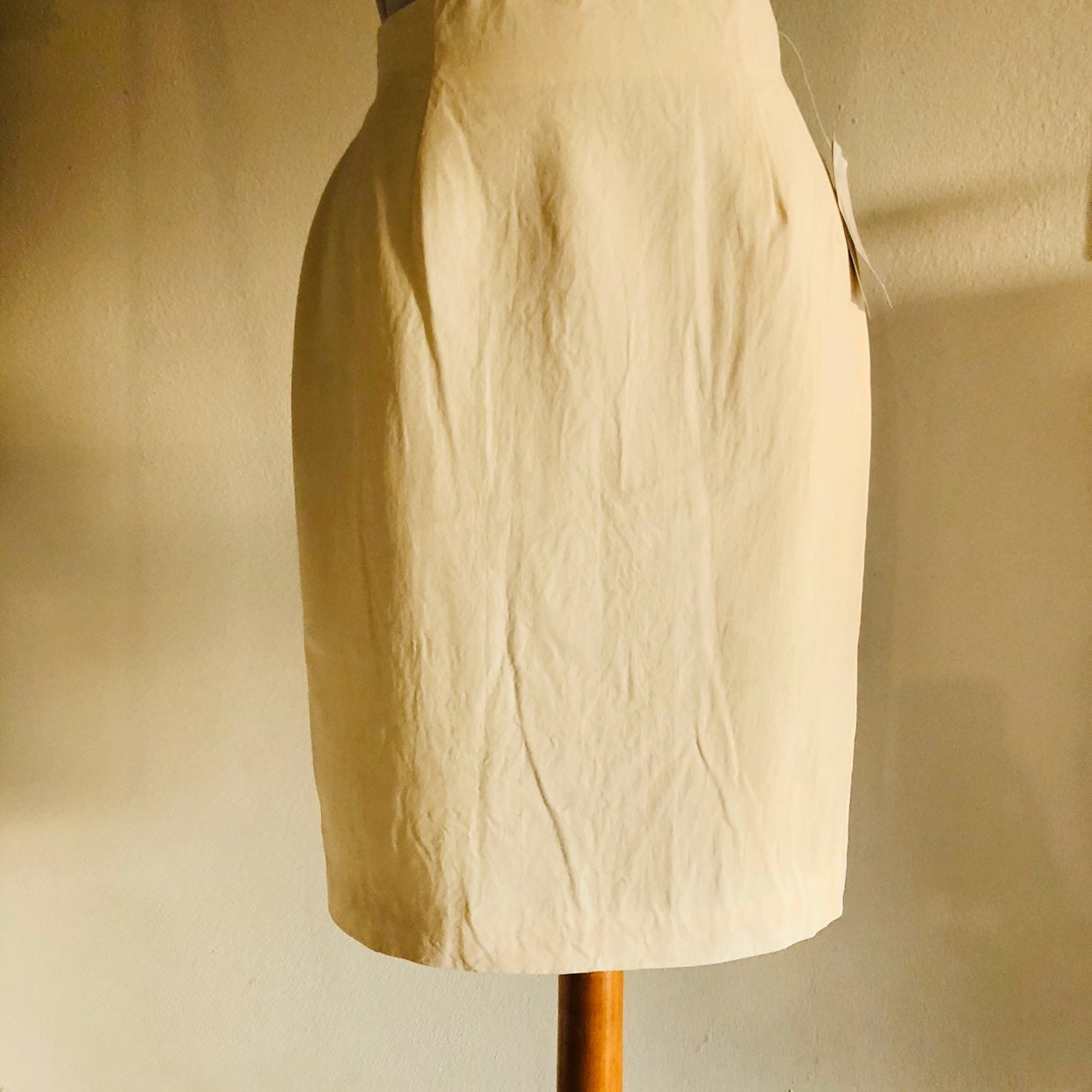 NWT Emanuel Ungaro 100%silk Skirt off white