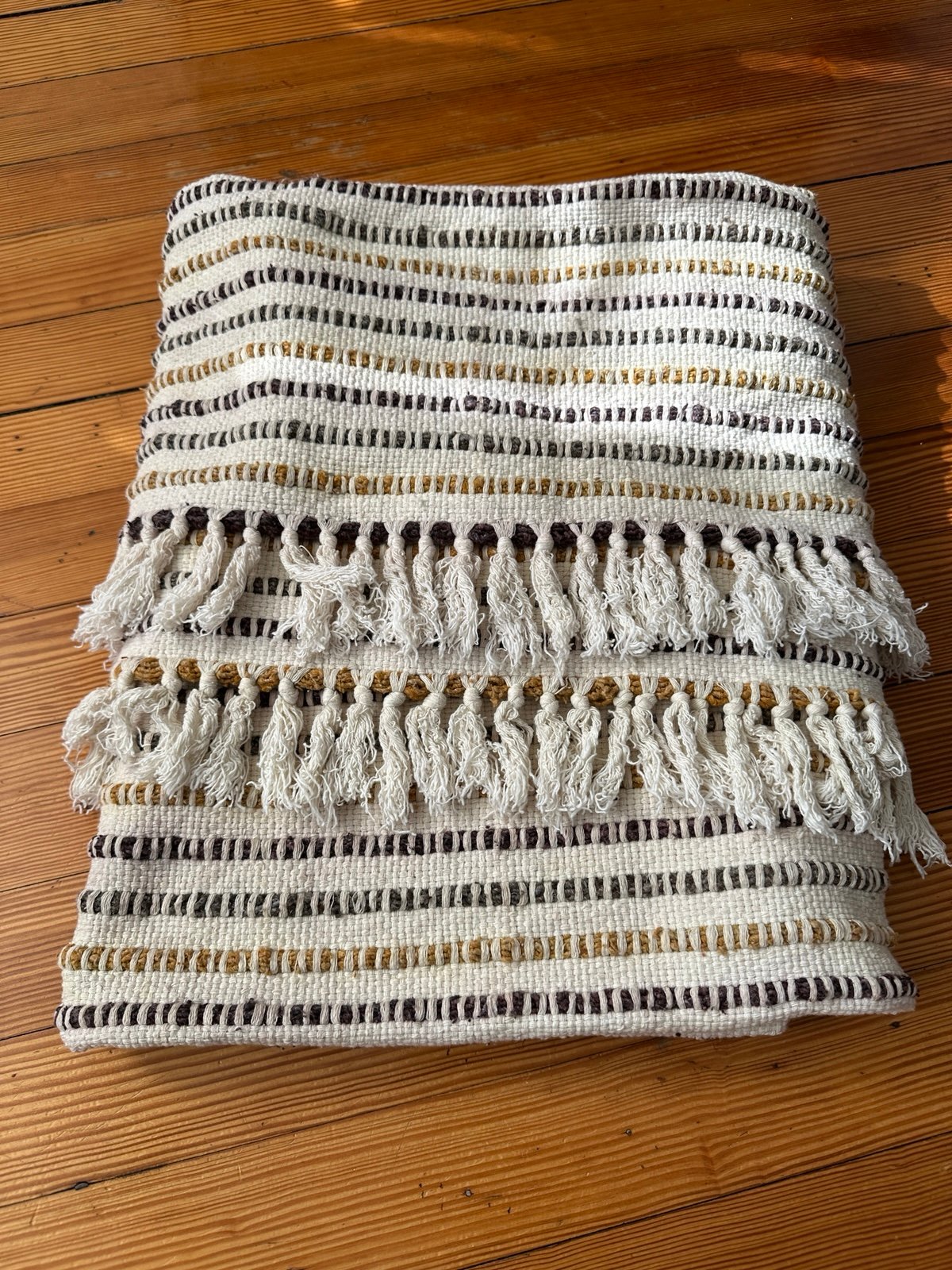 100% linen rug
