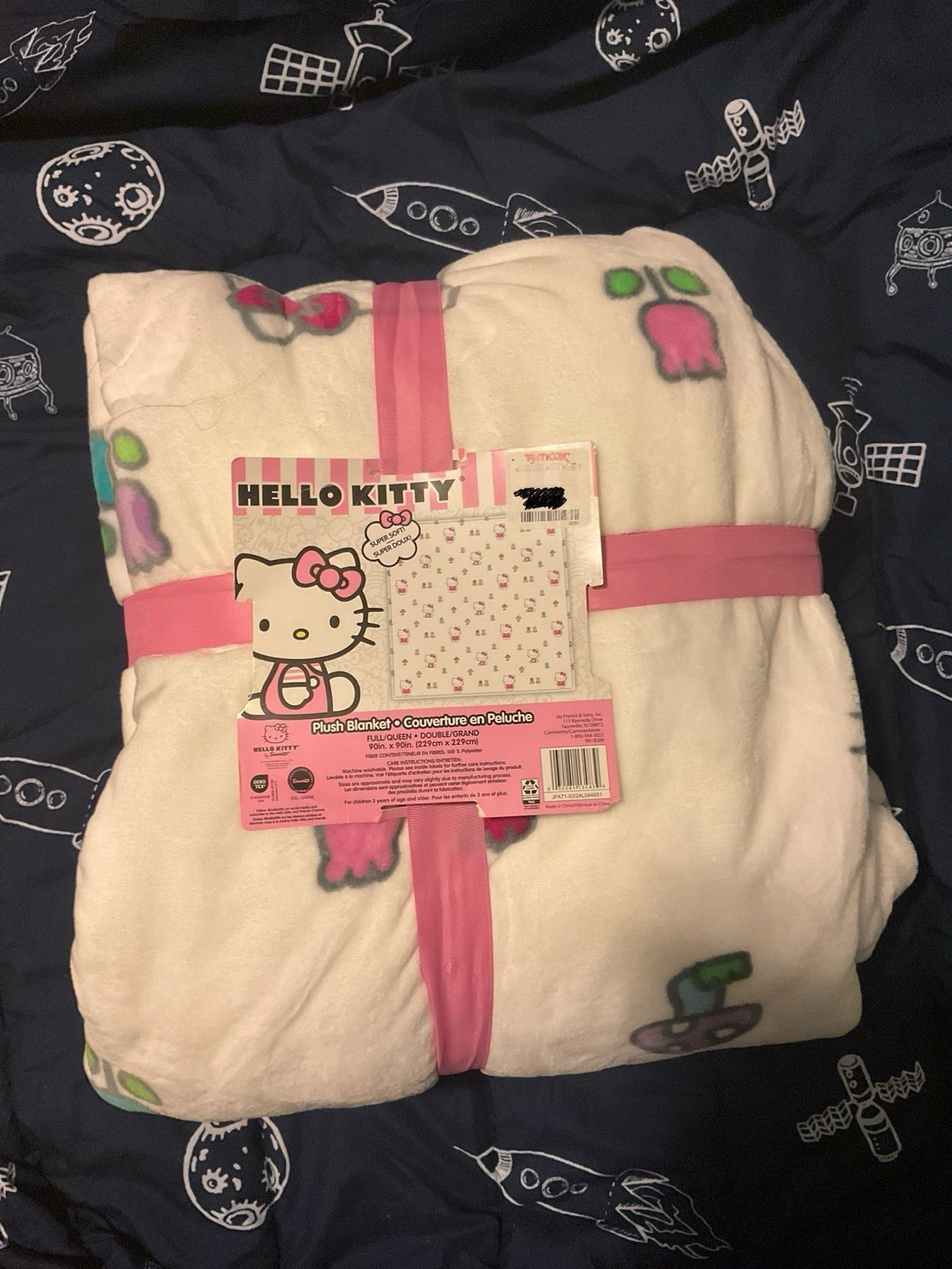 Hello Kitty full queen blanket