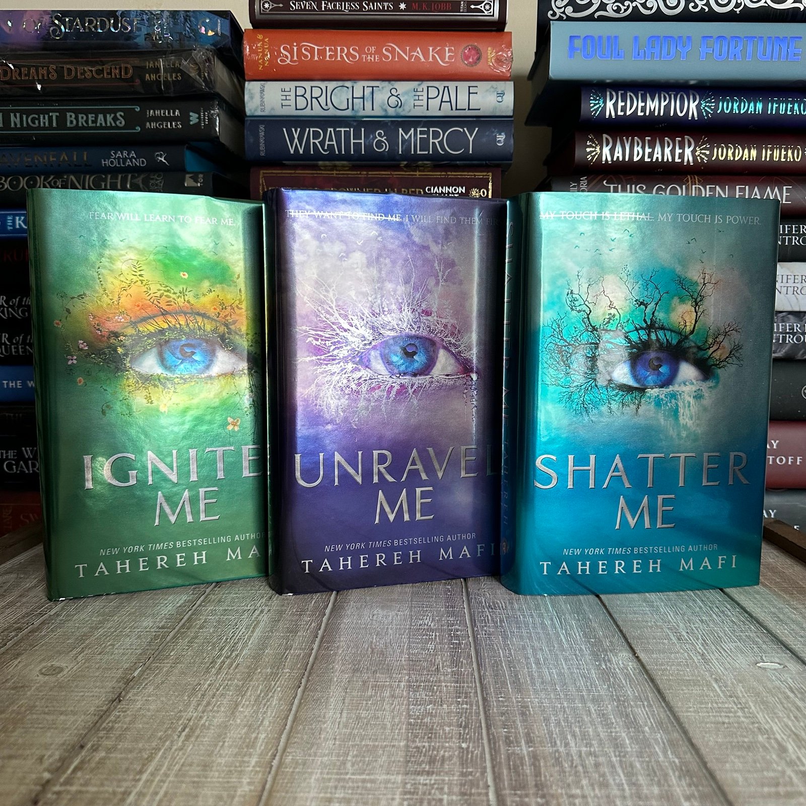 SIGNED Fairyloot Shatter Me 1-3