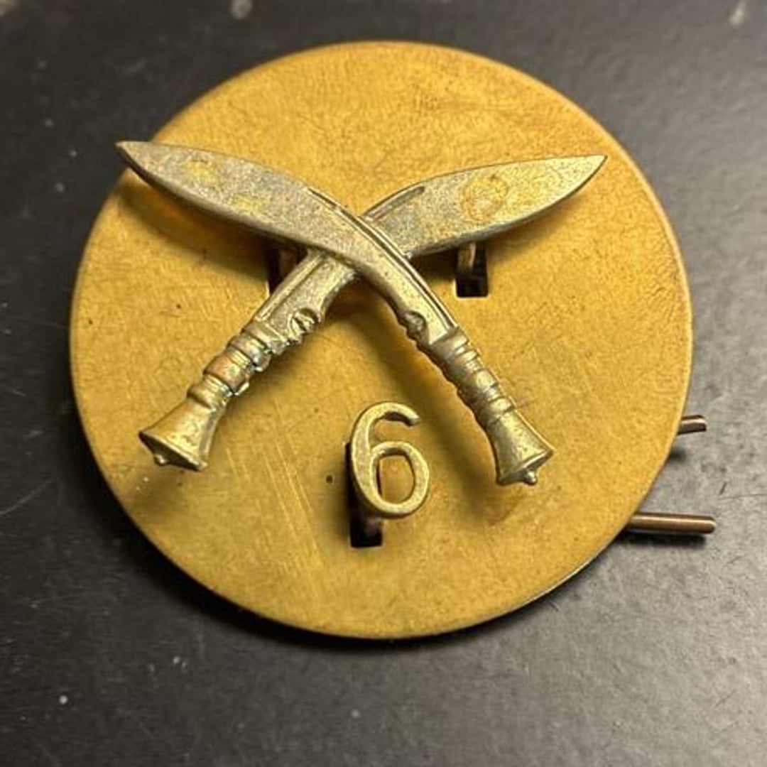 Rare military medal, 1817 Queen Elizabeth’s own 6th Gurkha Rifles Cap Badge