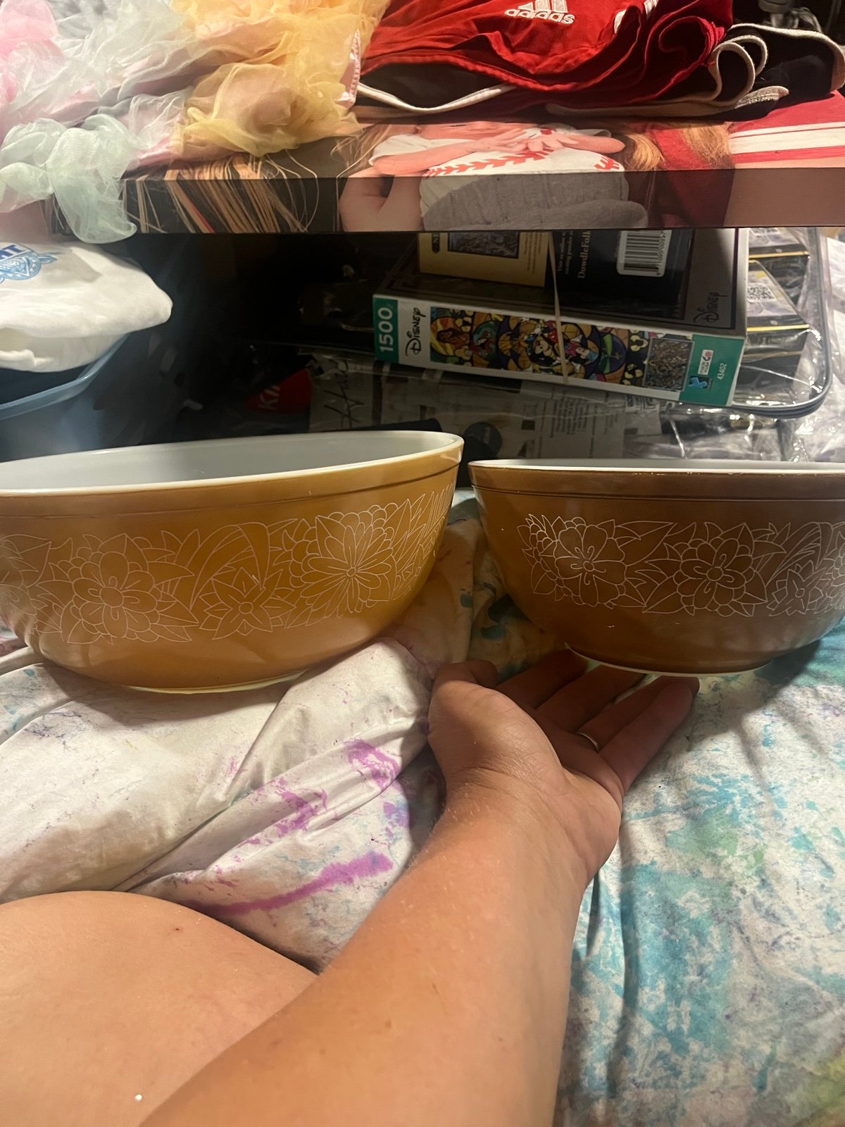 vintage Pyrex bowls set of 2