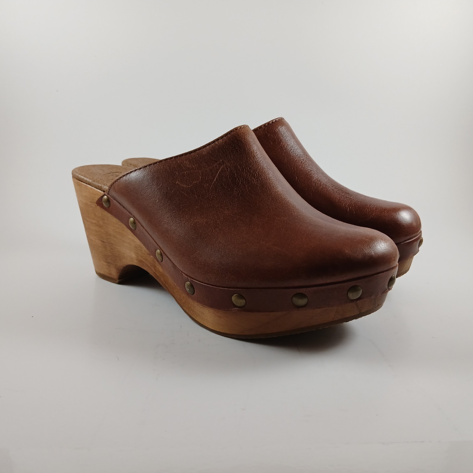 Five Worlds Cordani Zorba Womens Size 7 Brown Leather Studded Slip On Mule Clog