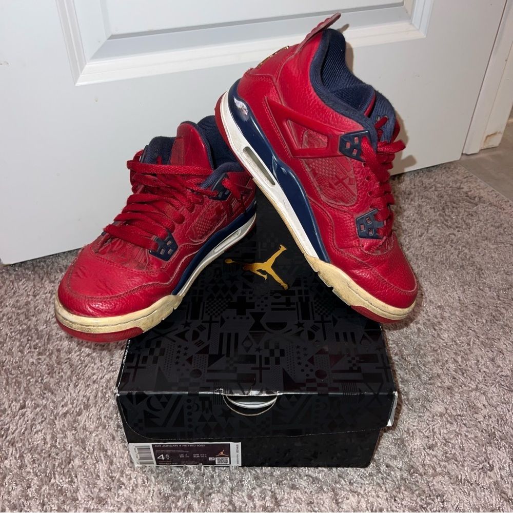 Air Jordan IV Retro Red Sneakers youth size 4.5