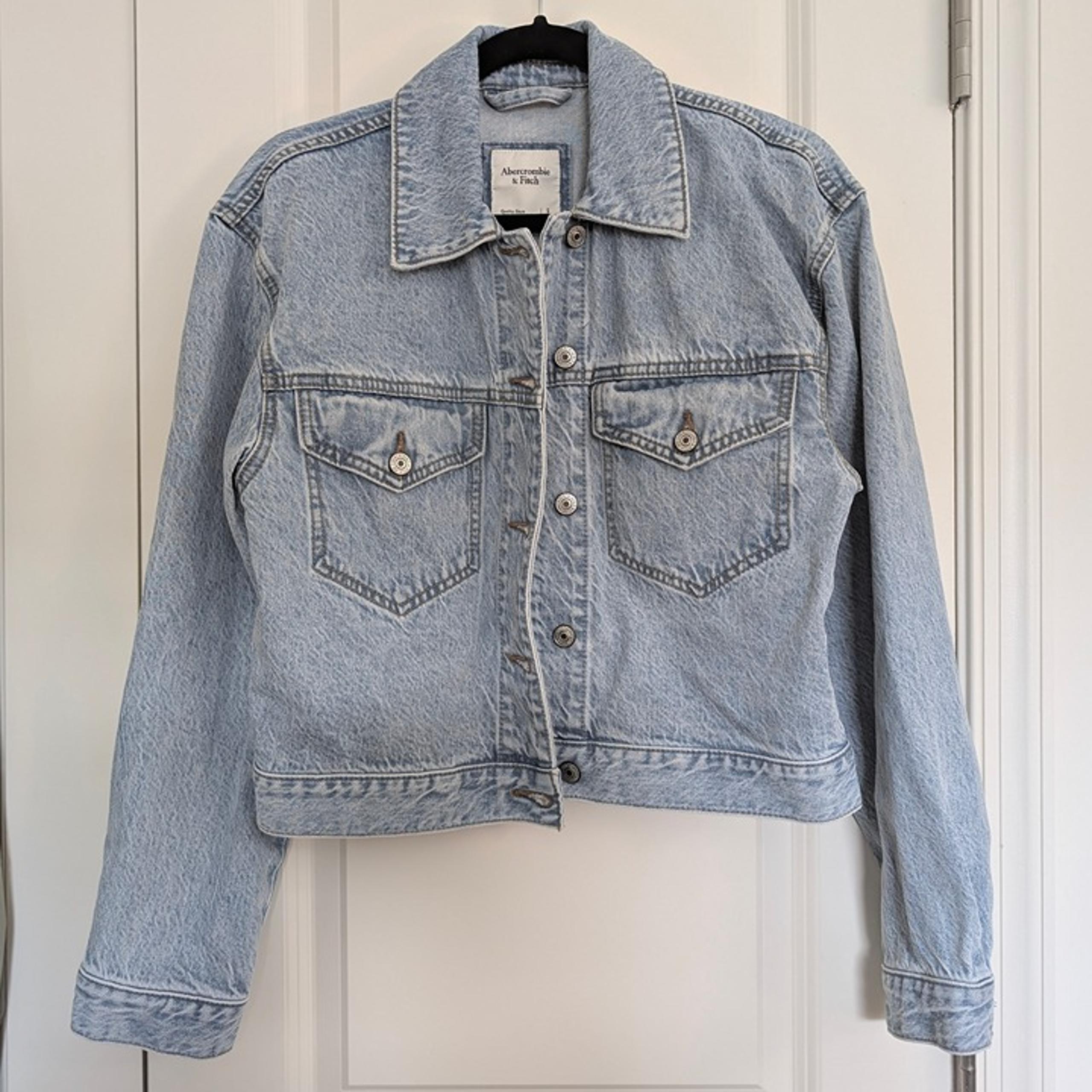NWT Abecrombie & Fitch Drapey Cropped Denim Jacket