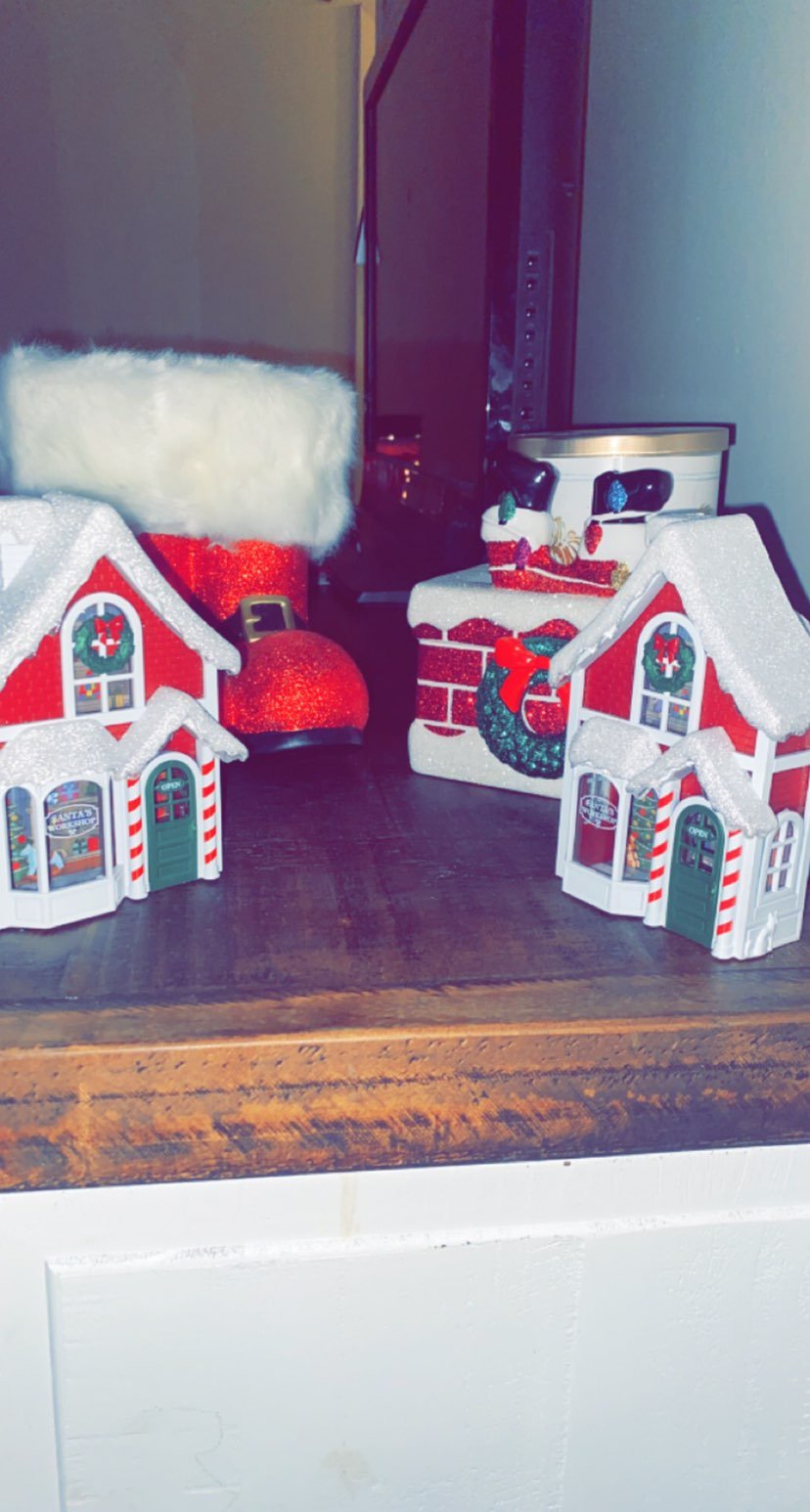 Bath and Body christmas santa in chimney set