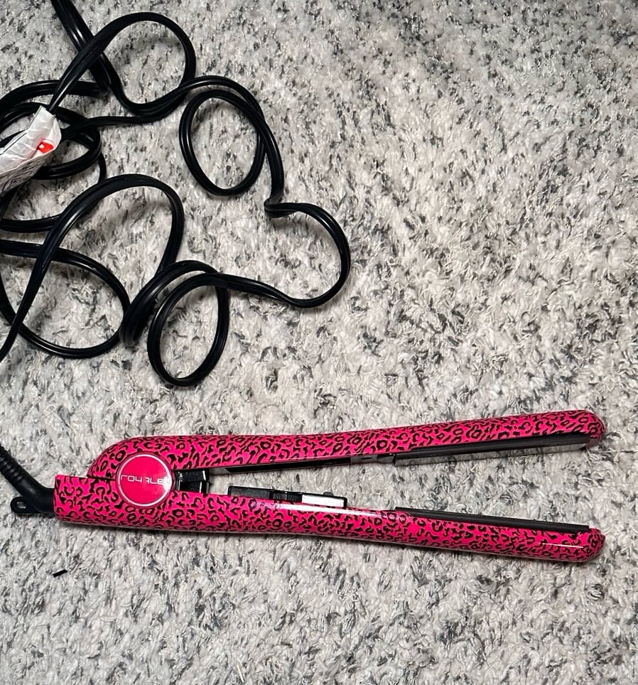 Royale professional hair straightener