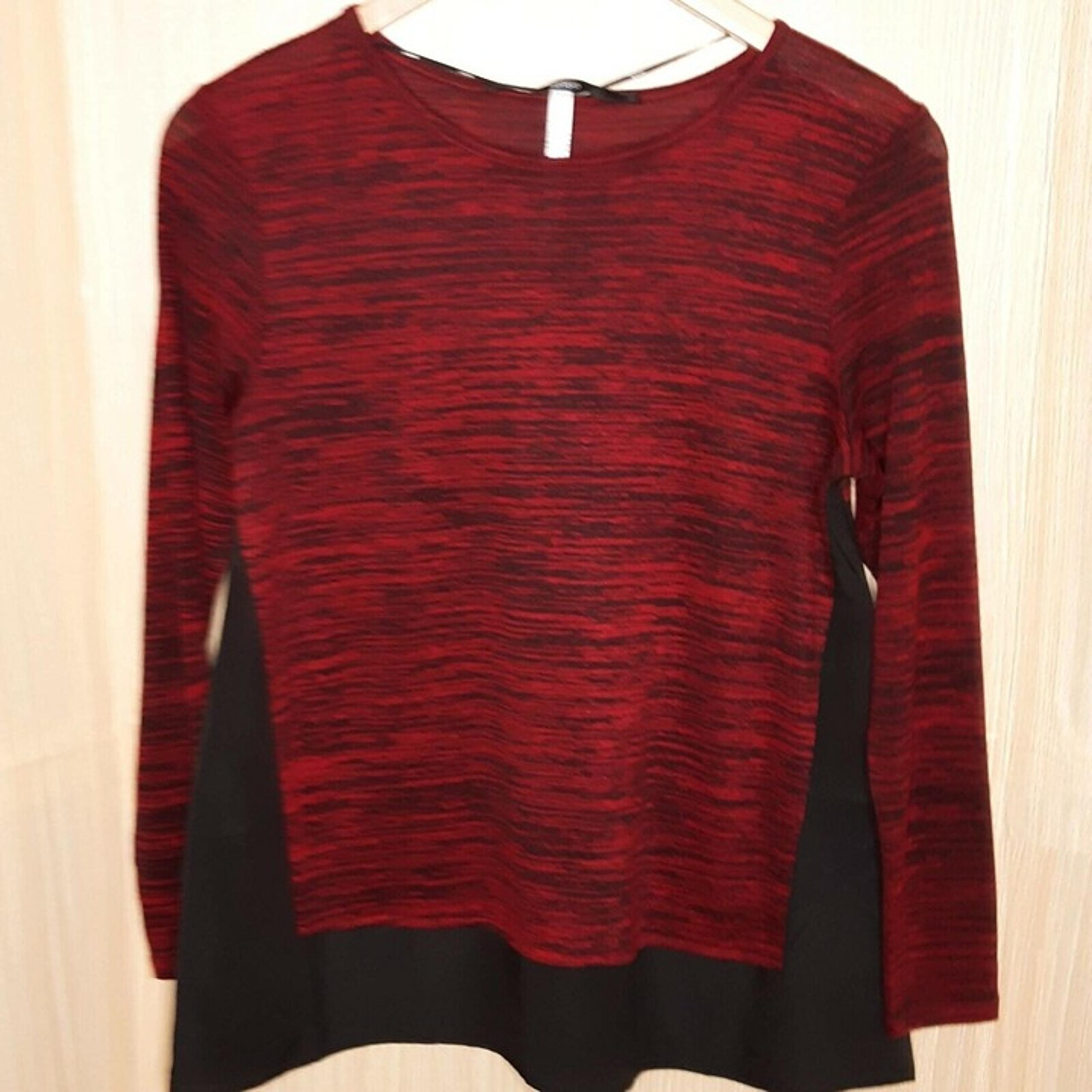 Kensie women's red Stretch Top With black Silky Panels. Medium