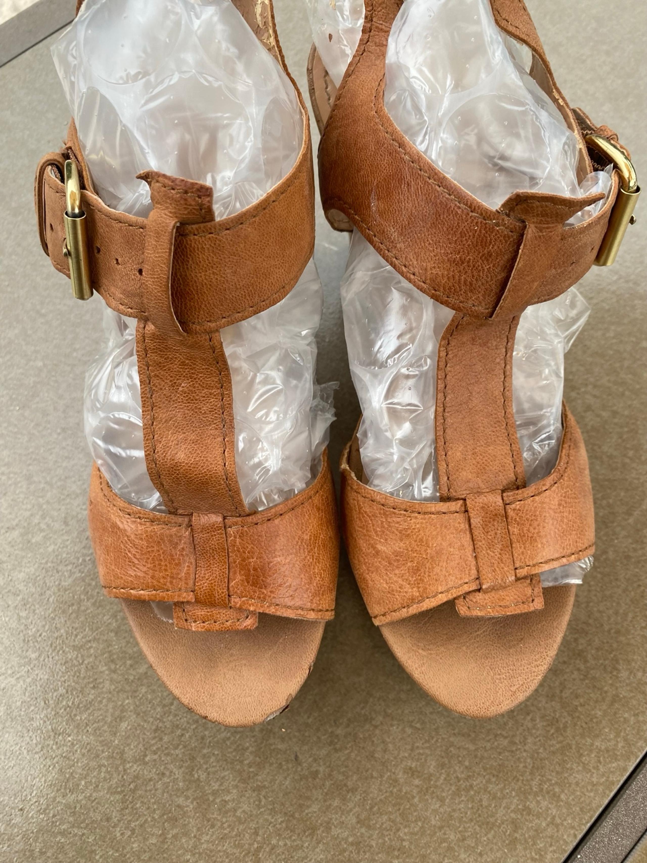 Franco Sarto High Heel Platform Natural Leather T Strap Sandals 9.5