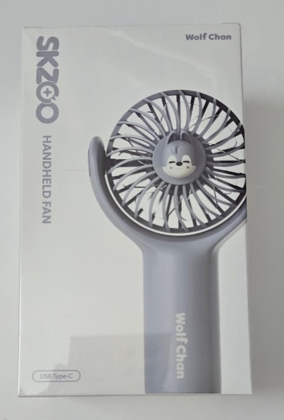 [SEALED] Stray Kids ate a mini handheld fan from Seoul Concert - WOLFCHAN