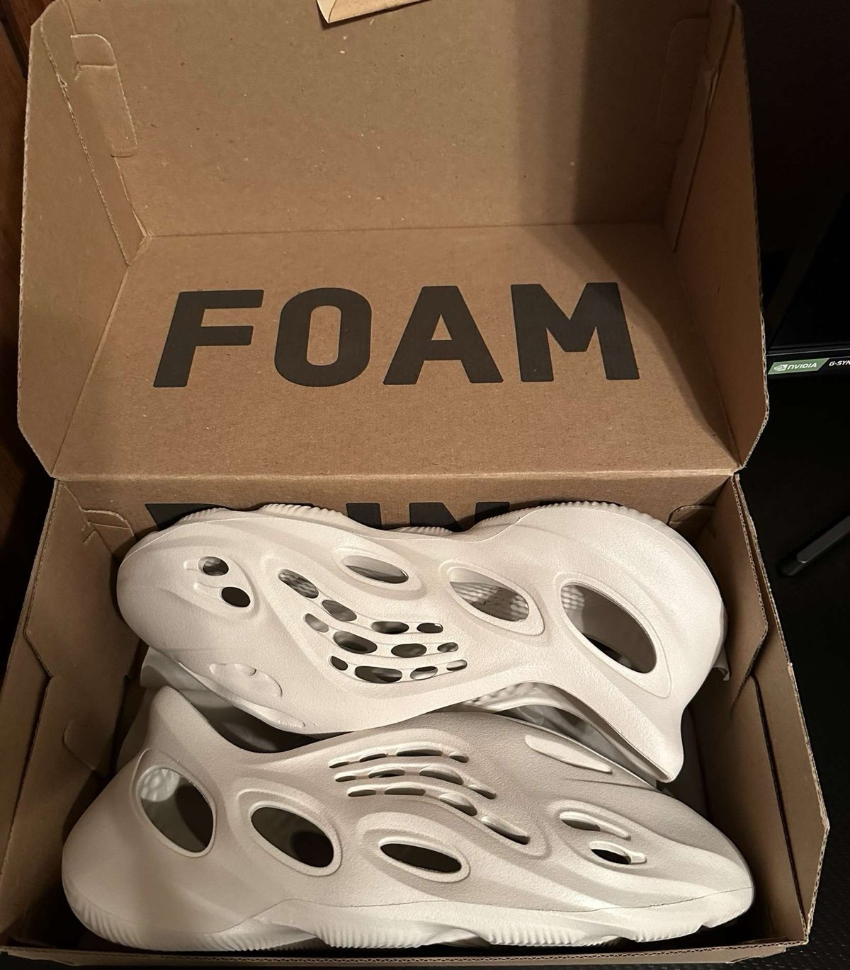 Yeezy Foam RNNR “Sand”