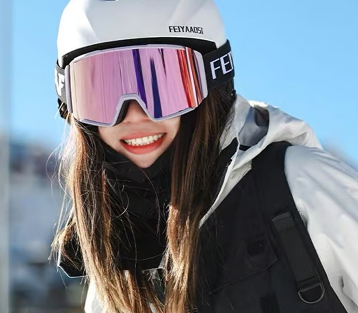 Snowboard/Ski Helmet - White - UniSex