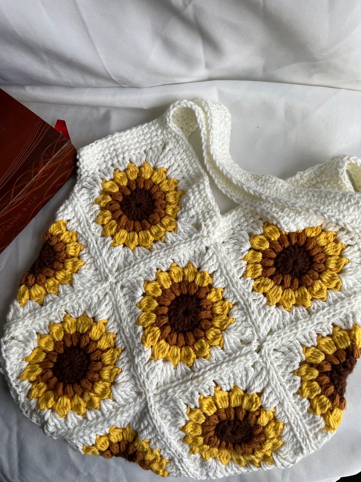 Sunflower crochet bag