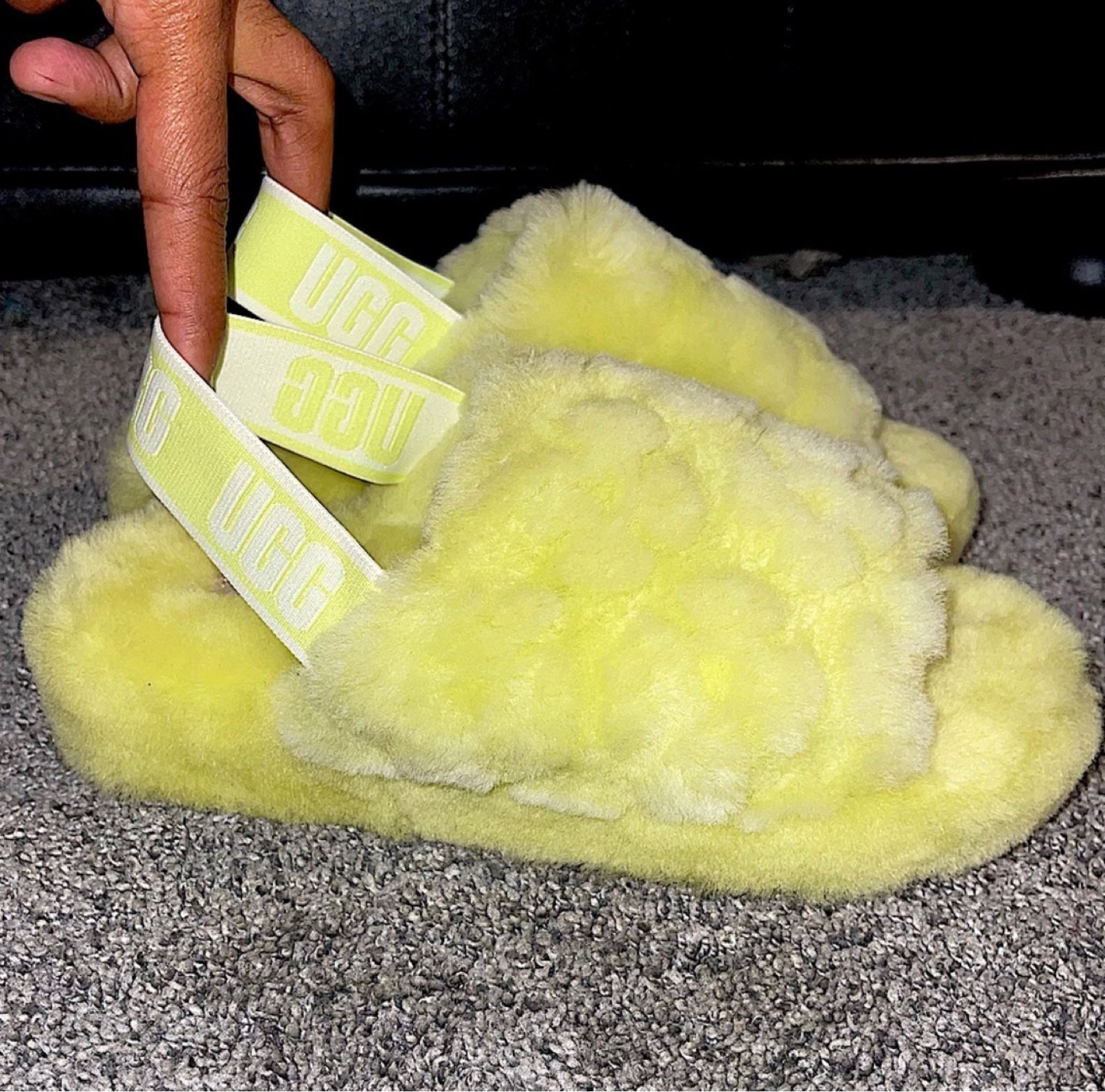 UGG Womens Fluff Yeah Poppy Slide Slippers Color: Pollen Yellow NWOT Size 6
