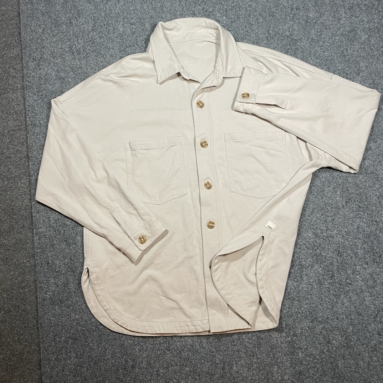 VUORI Coronado Shirt Jacket Men's Size M/L Beige Button Up Shacket Comfort