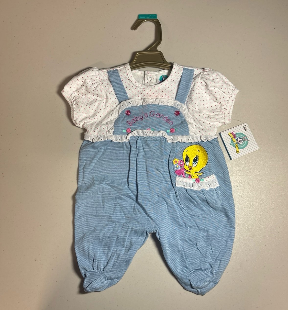 NWT- Vintage looney tunes Baby Tweety Baby’s Garden months 0-3 Months