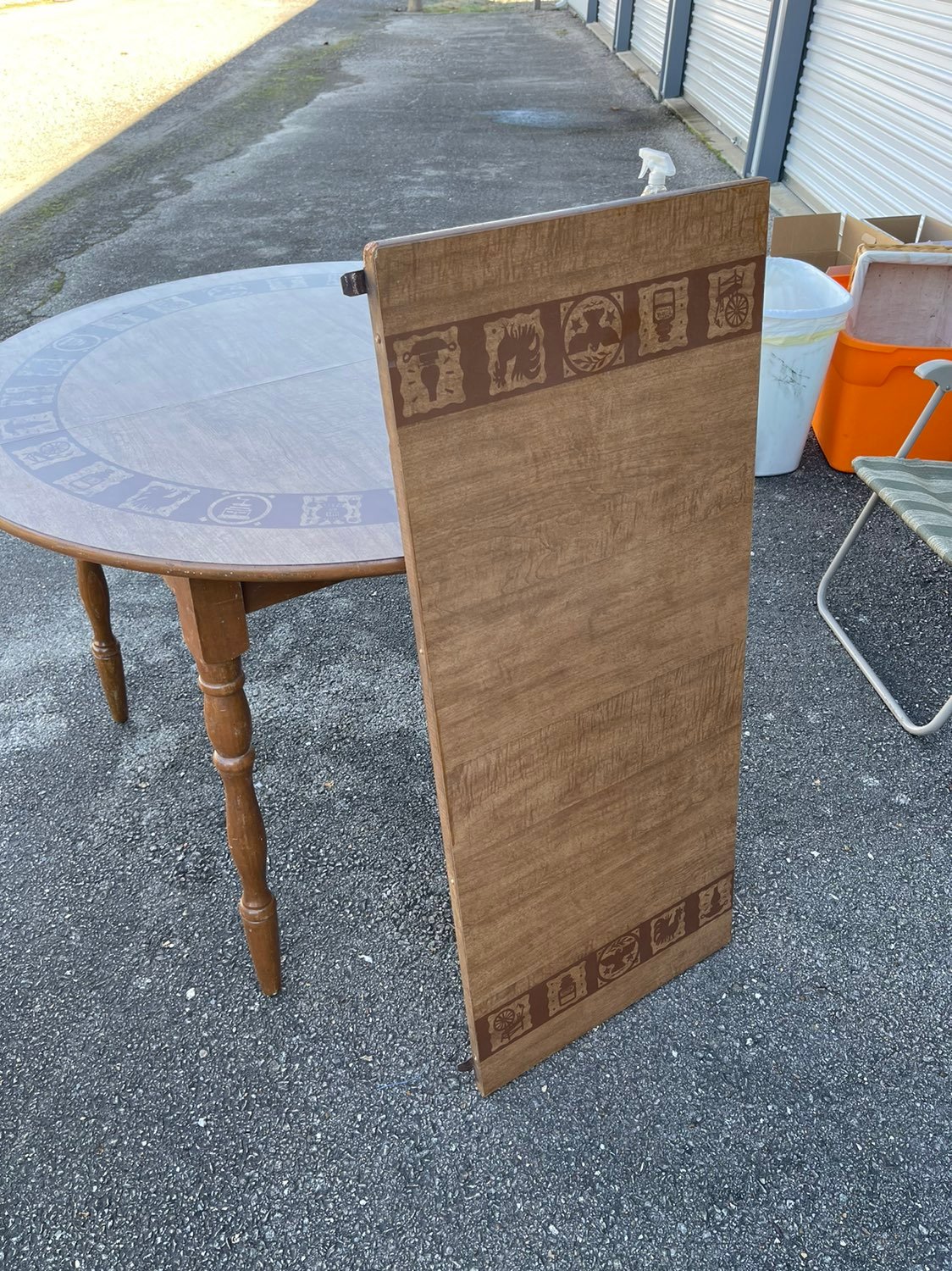 kitchen table and chairs