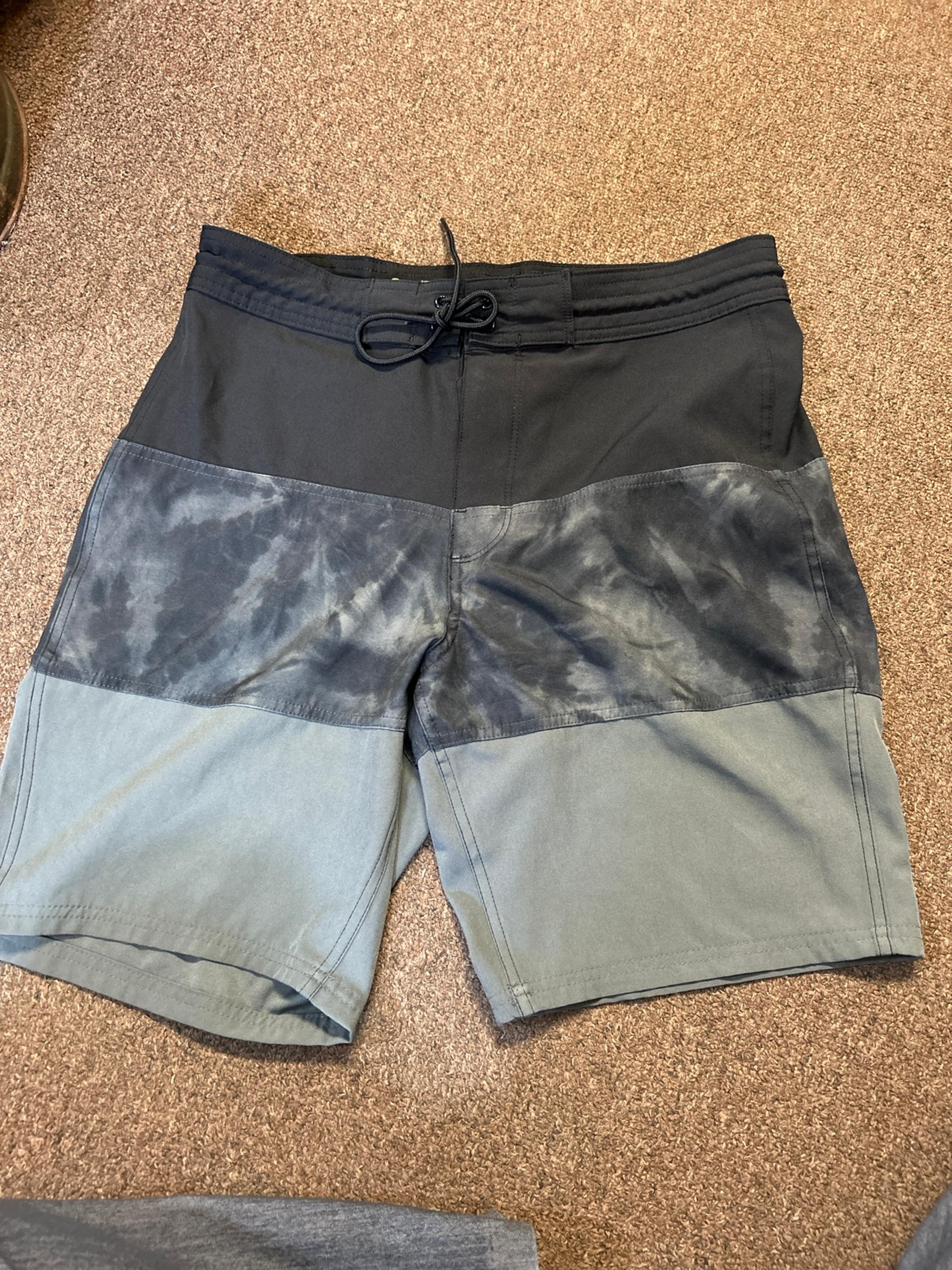 Men’s old navy swim trunks