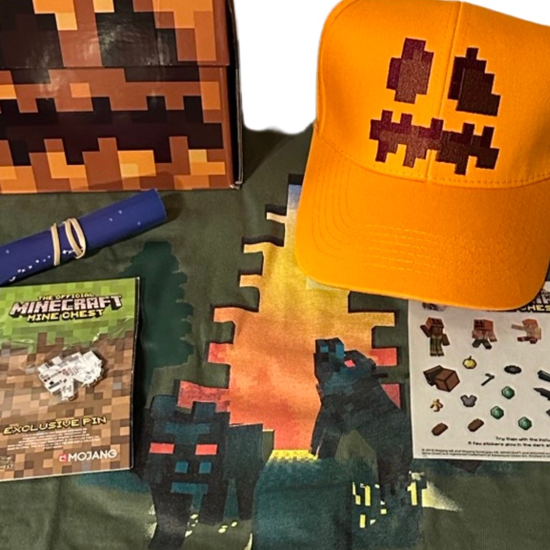Minecraft Mine Chest RETIRED Pumpkin Wolf Box Set New Size Youth Large Rare
