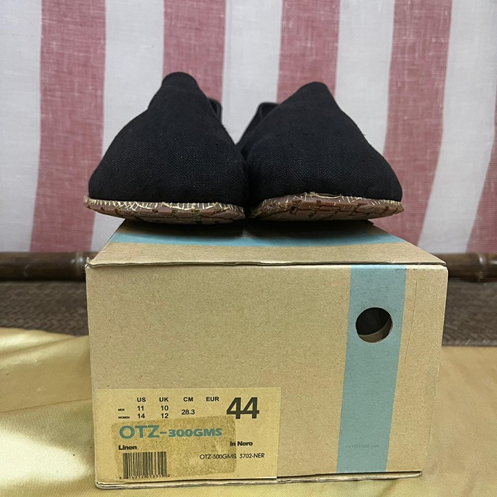 NWB OTZ 1pc Leather Shoes Size 3