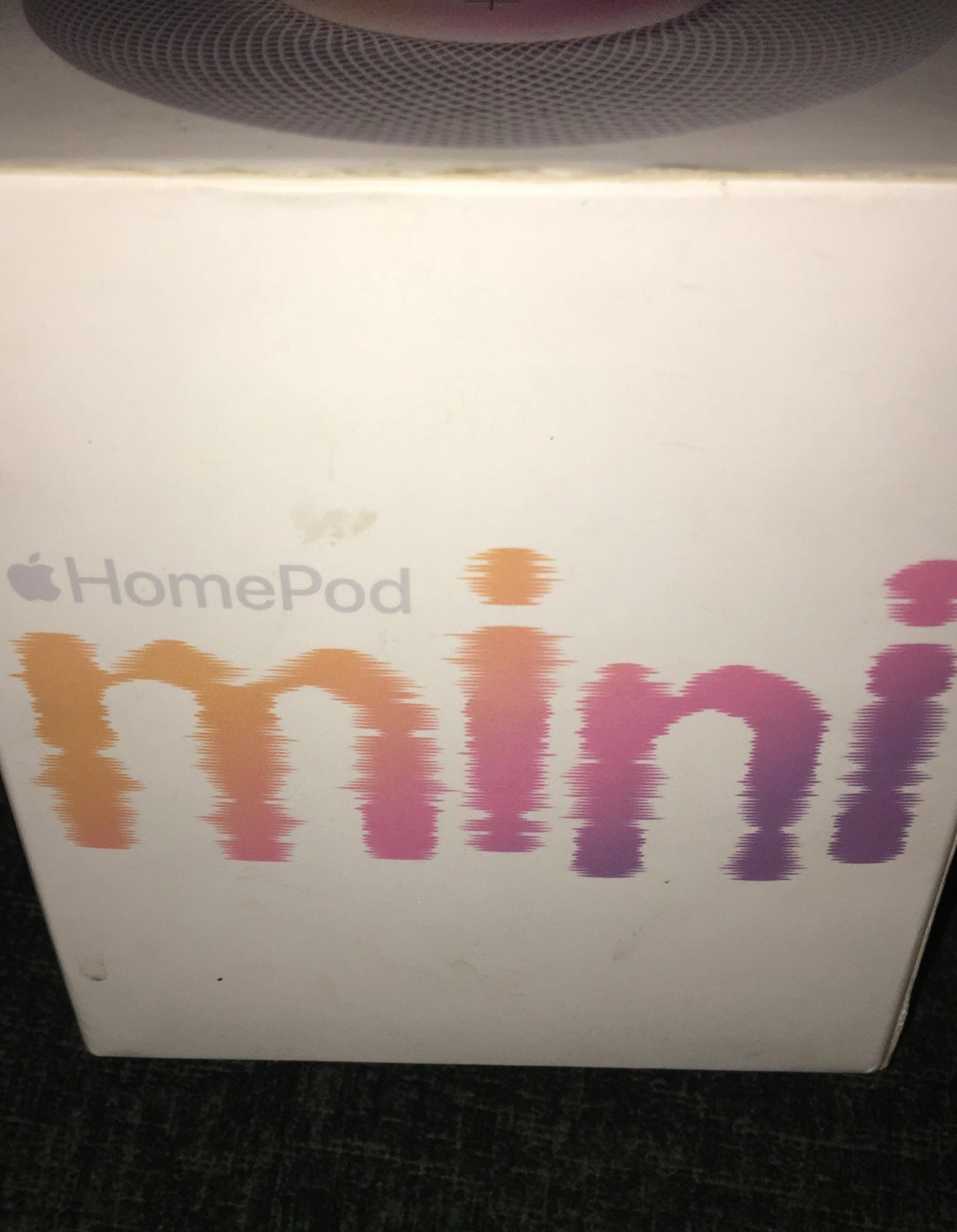 Apple HomePod Bluetooth Speaker in White