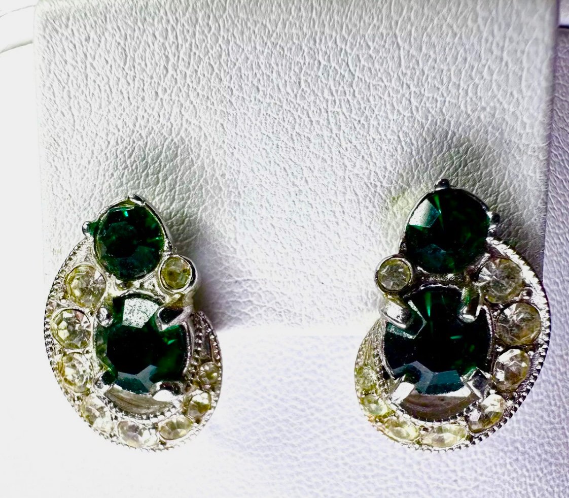 Beautiful Vtg Eisenberg Clip On Earrings Green And Clear Rhinestones
