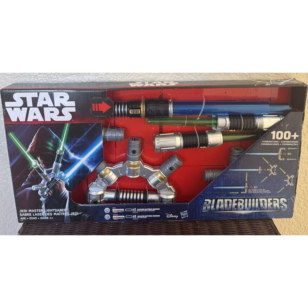 Star Wars Bladebuilders JEDI MASTER LIGHTSABER Kit Electronic 100+ Combs NEW