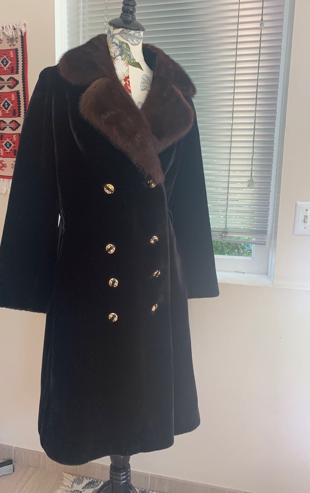 Fur coat with mink collar size 8