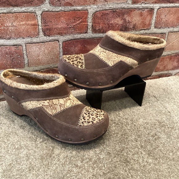 Kenzie Moby Y2K women’s boho clogs size 8