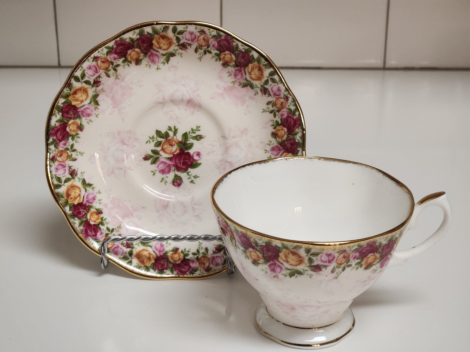 Royal Albert Old Country Roses Peach Damask Footed Cup & Saucer Boxed Set