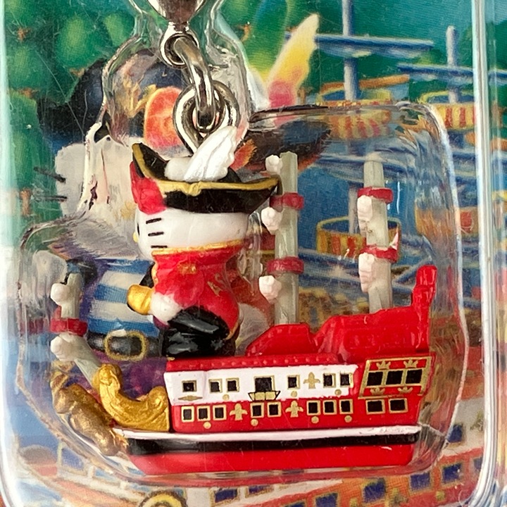 2005 Sanrio Hello Kitty Hakone Ashinoko Hanaori Pirate Gotochi Keychain Charm - detail