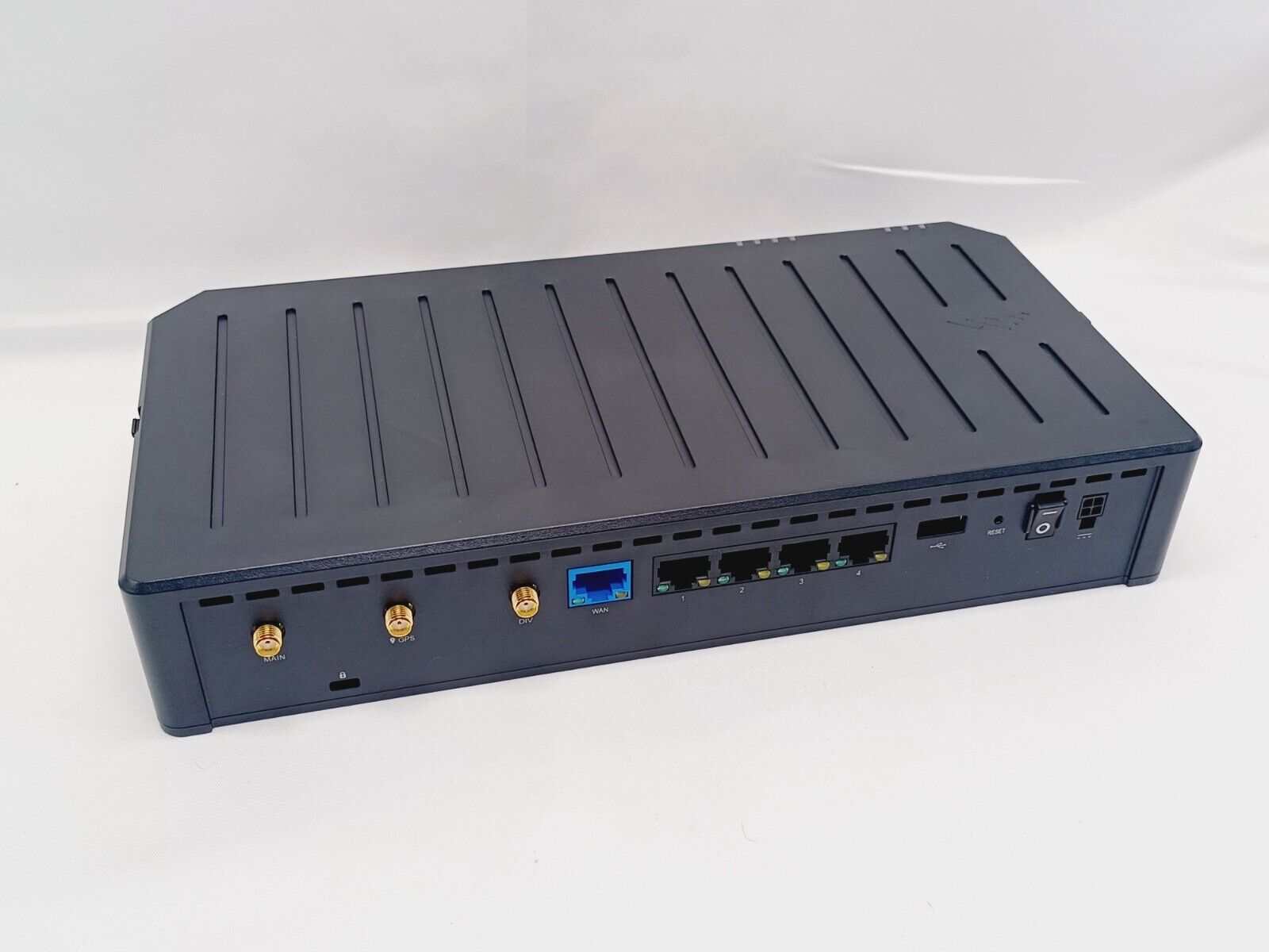 Cradlepoint E100 Series Enterprise Router LTE, Verizon - Read Description