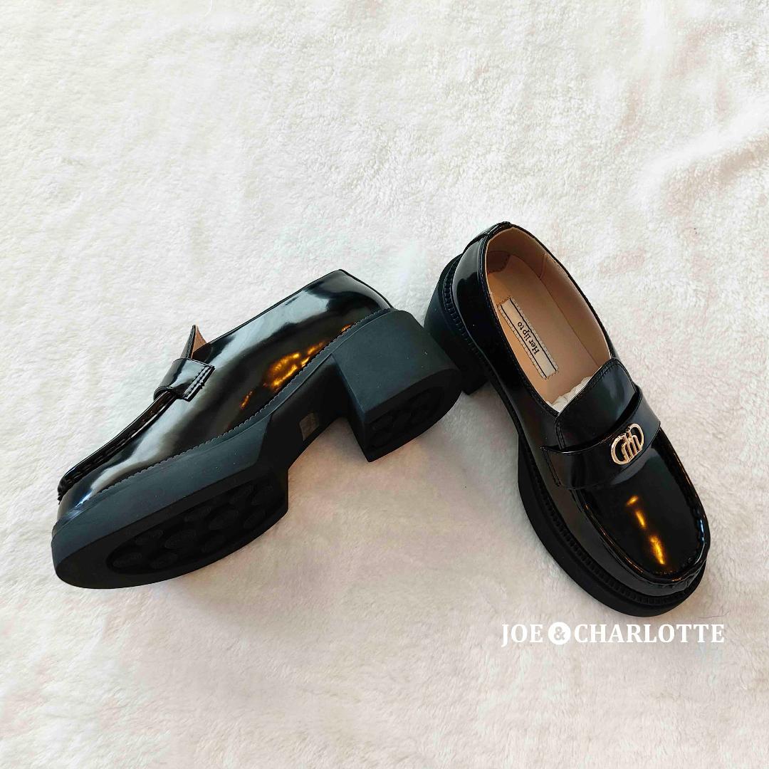 New color] Trois Logo Loafers