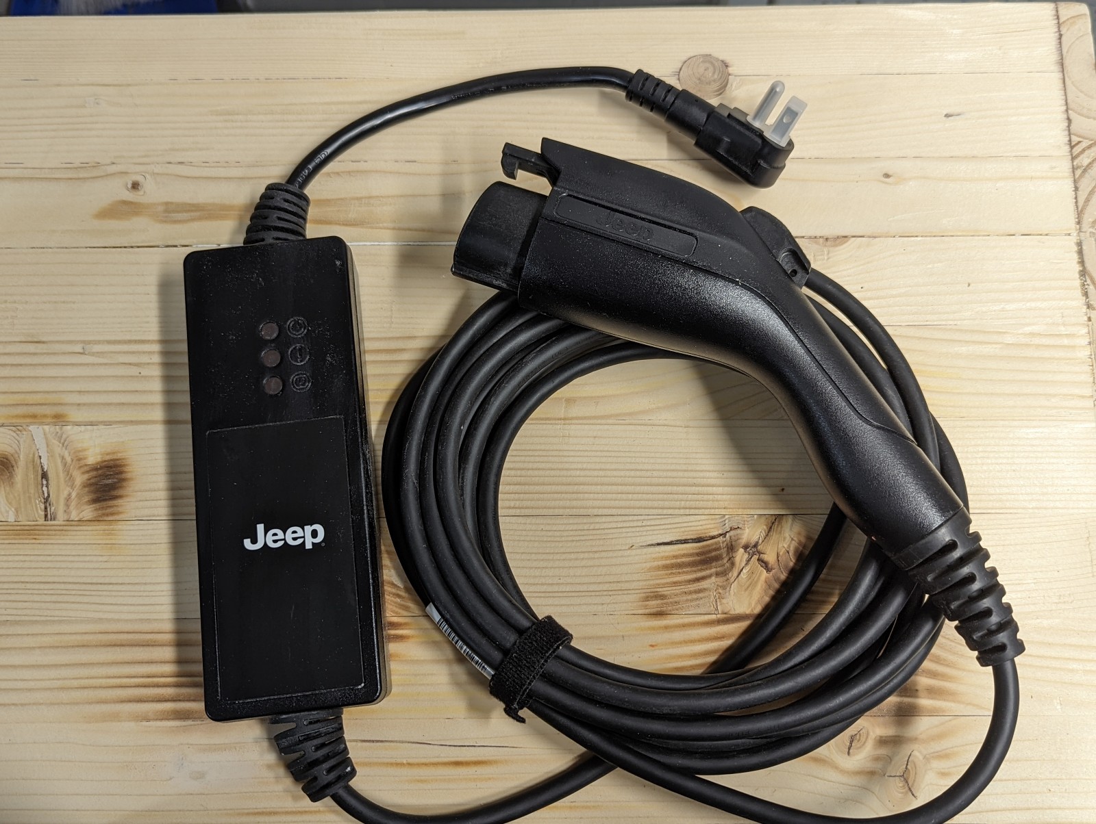 Mopar OEM Jeep 4xe EV Level 1 Charger for Wrangler Rubicon w/case (120v)
