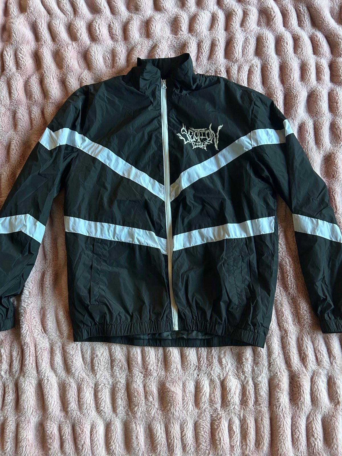Section 8 windbreaker