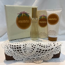 1998 Avon Honeysuckle Vintage gift set